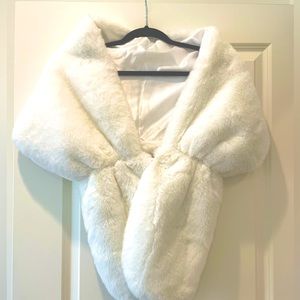 Lulus faux fur stole